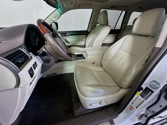 Used 2016 Lexus GX 460 Luxury w/ Preferred Accessory Package AWD/4WD image 12