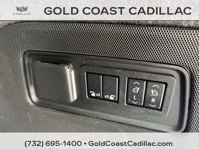 Used 2021 Cadillac Escalade Premium Luxury w/ Driver Assist Tech Package image 17