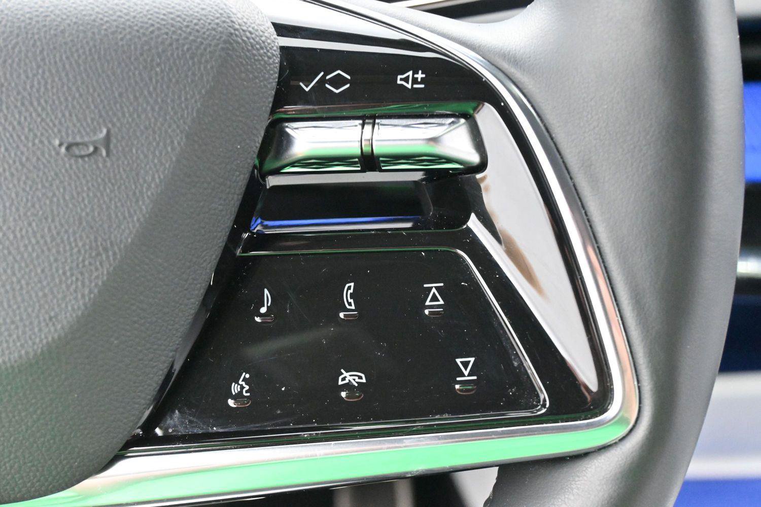 Certified 2025 Cadillac Optiq Sport 1 AWD/4WD image 19