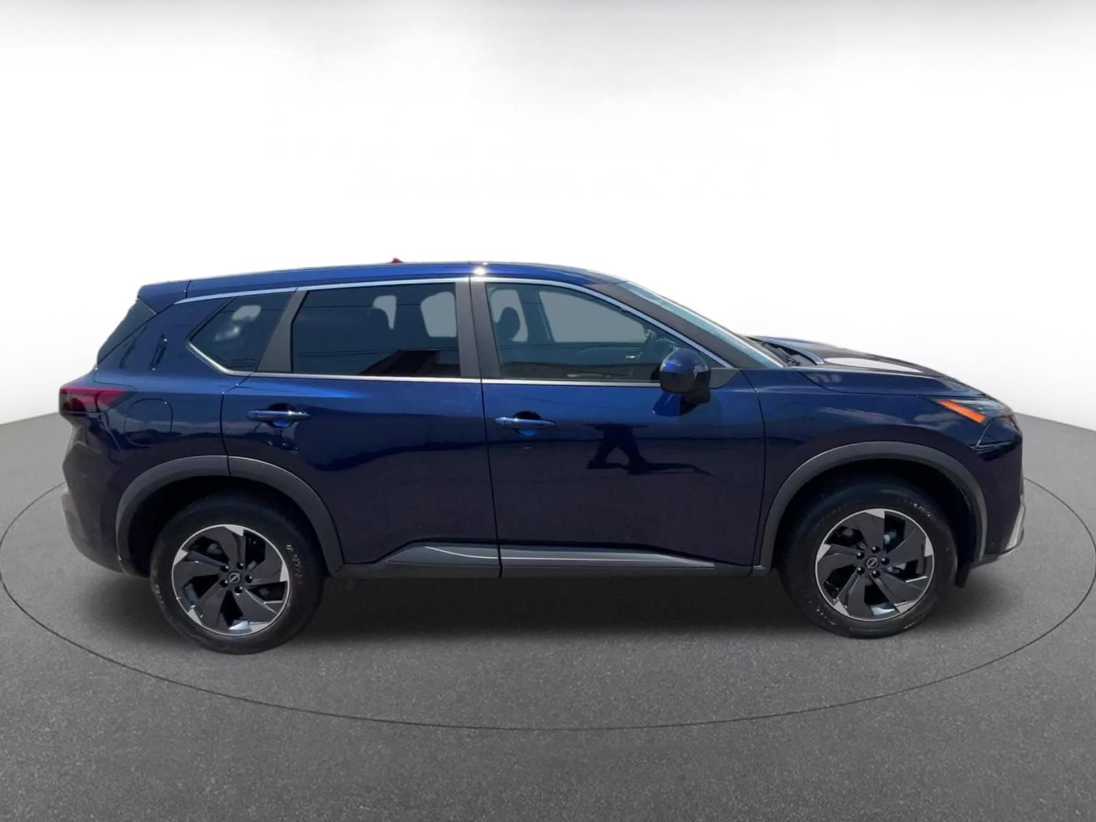 Used 2025 Nissan Rogue SV FWD image 16