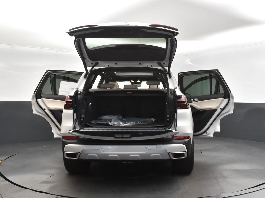 New 2026 BMW X5 sDrive40i w/ Climate Comfort Package image 43