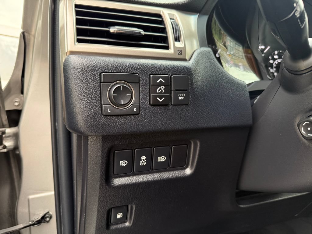 Used 2020 Lexus GX 460 Premium w/ Premium Package AWD/4WD image 44