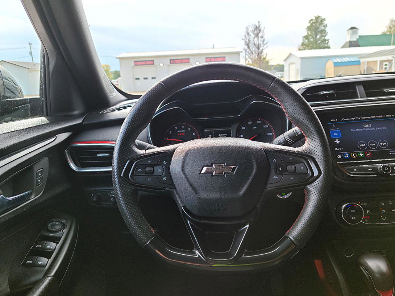 Used 2023 Chevrolet TrailBlazer RS w/ Convenience Package image 10