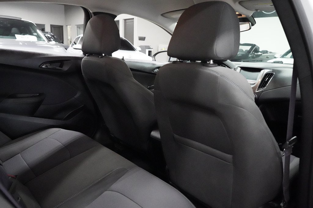 Used 2017 Chevrolet Cruze LT w/ Convenience Package FWD image 26