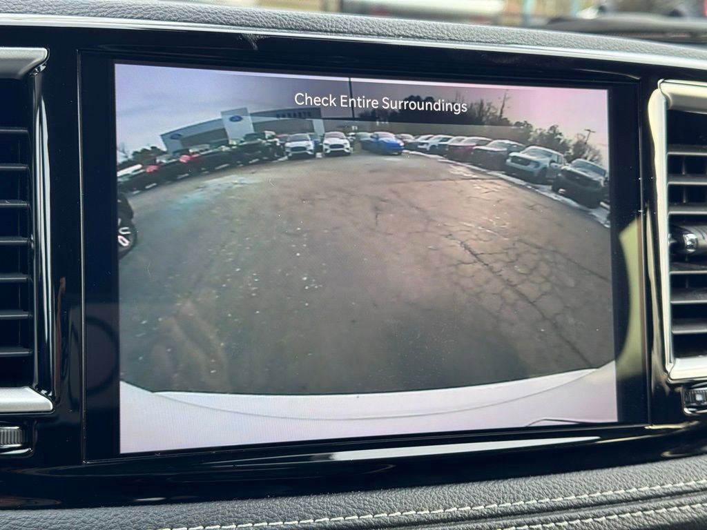 Used 2024 Chrysler Pacifica Select FWD image 11