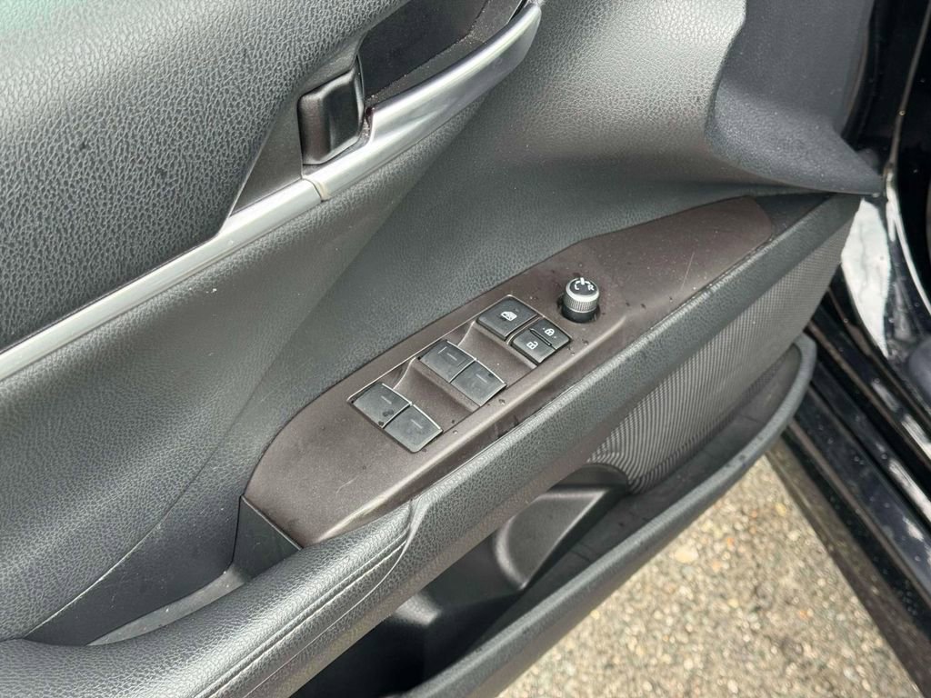 Used 2023 Toyota Camry XSE FWD image 19