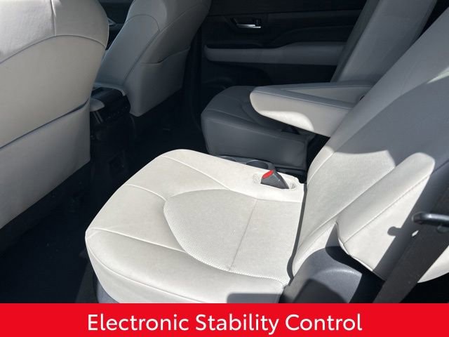 Used 2024 Toyota Grand Highlander XLE image 15