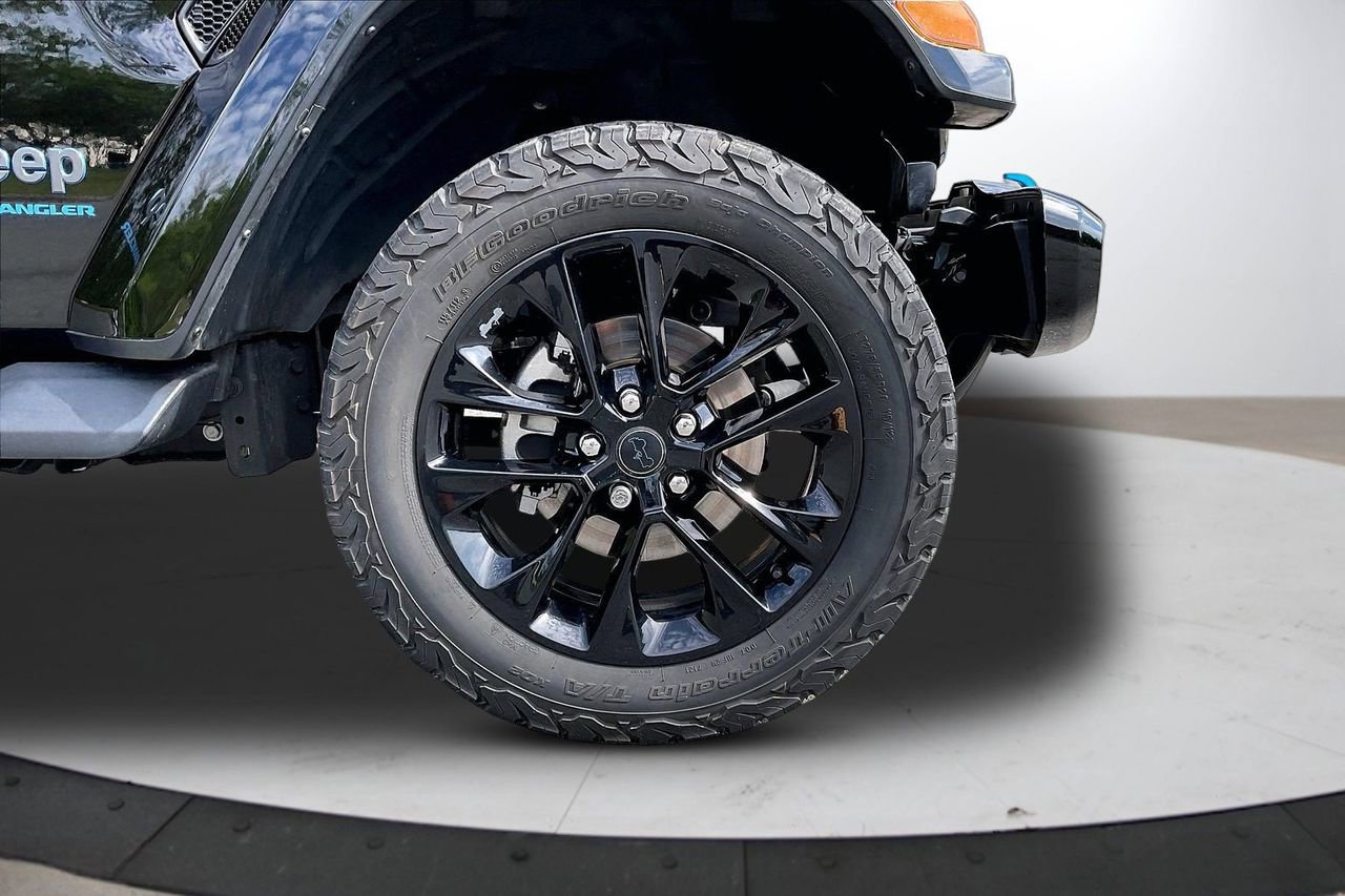 Used 2024 Jeep Wrangler High Altitude AWD/4WD image 35