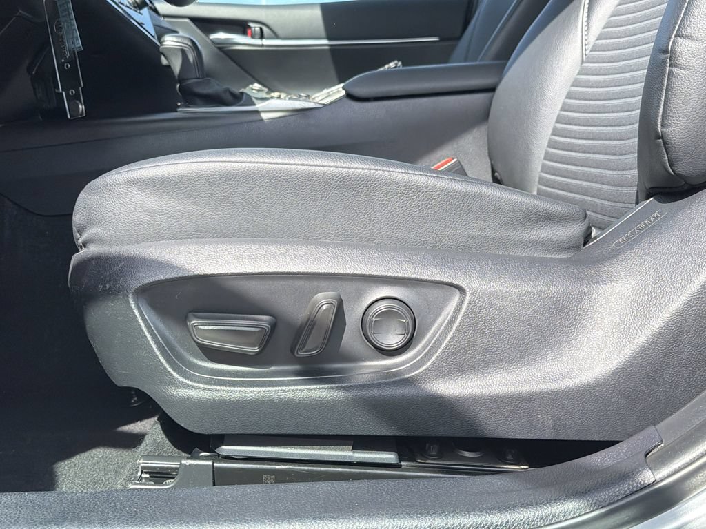Used 2024 Toyota Camry SE FWD image 21