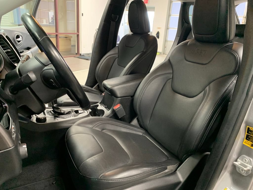 Certified 2020 Jeep Cherokee Limited AWD/4WD image 12