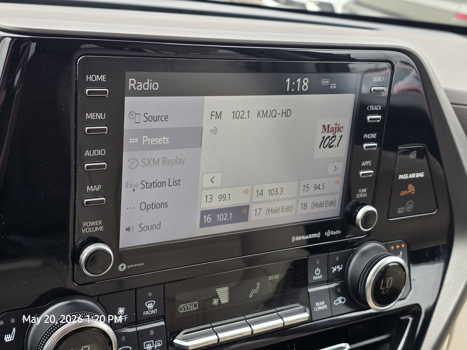 Used 2021 Toyota Highlander XLE FWD image 24