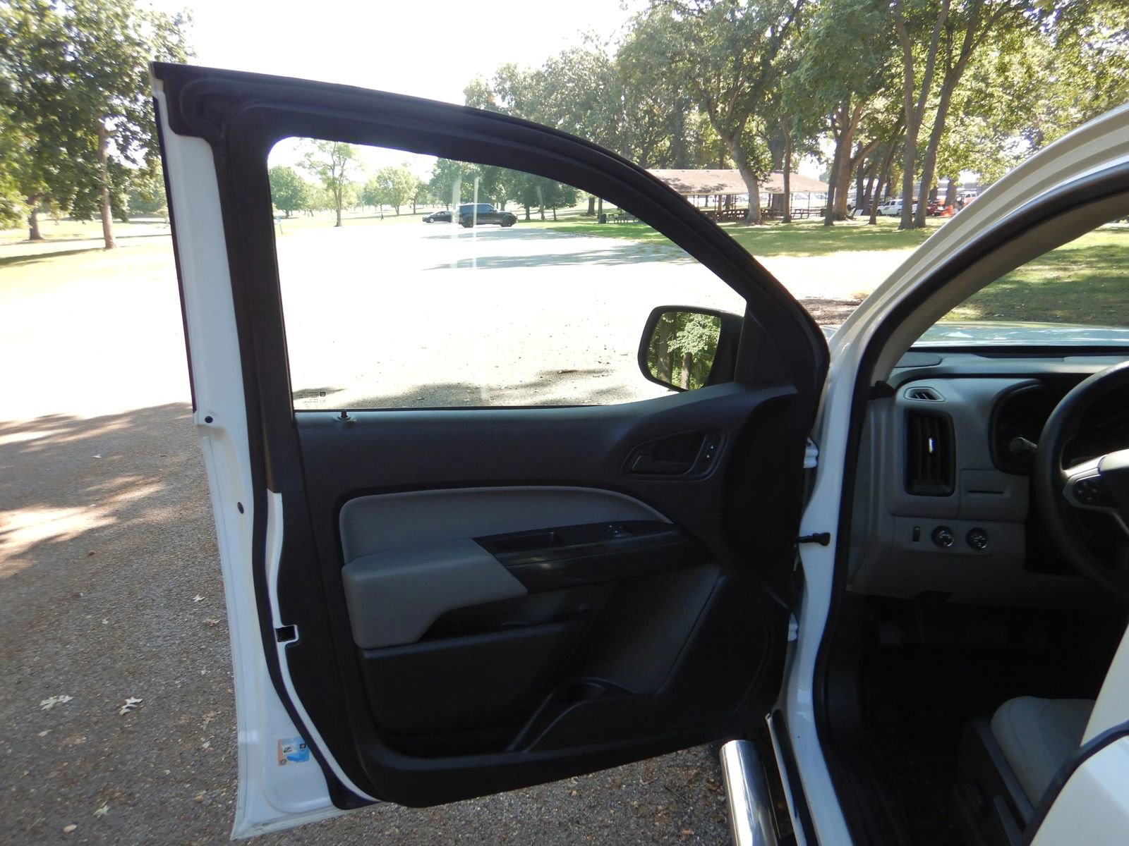 Used 2015 GMC Canyon 4x4 Extended Cab w/ Convenience Package image 11