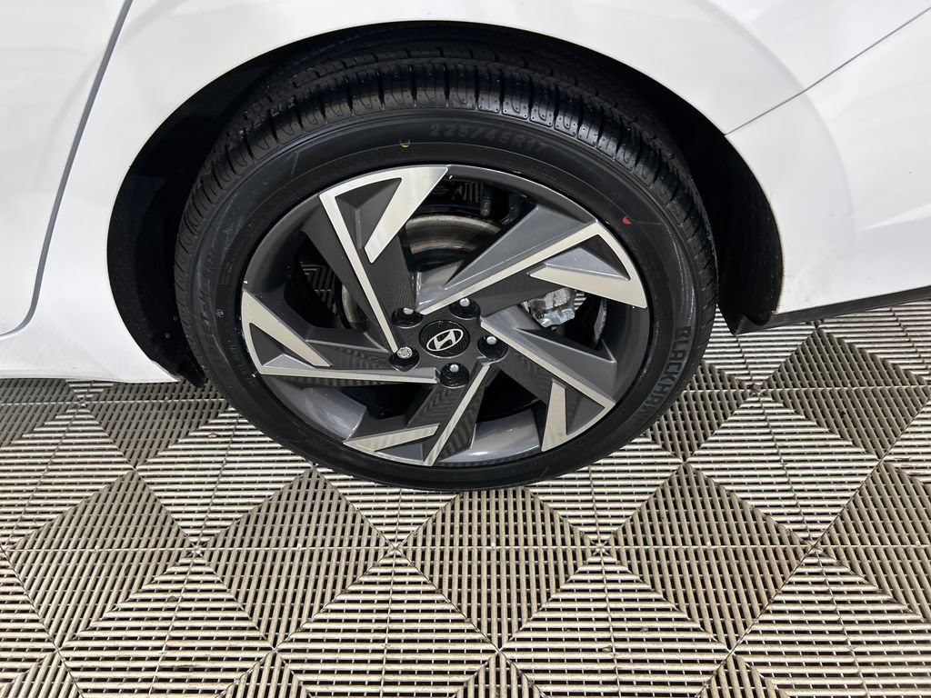 Used 2024 Hyundai Elantra SEL w/ Convenience Package FWD image 10