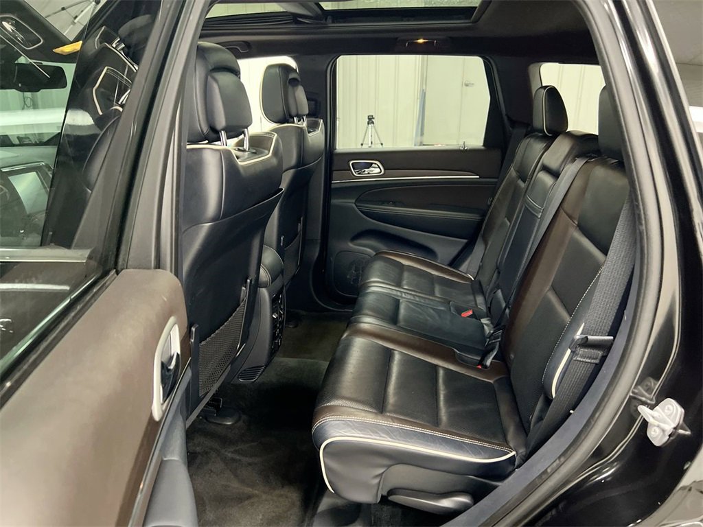 Used 2015 Jeep Grand Cherokee Overland image 24