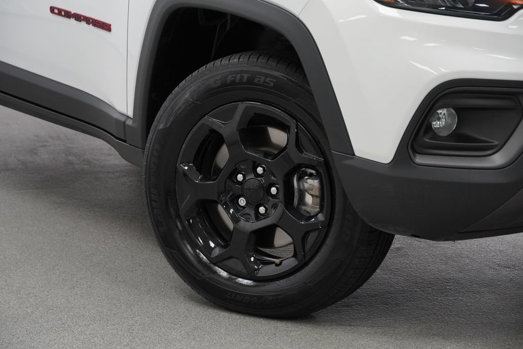 Used 2023 Jeep Compass Trailhawk w/ Sun and Sound Group AWD/4WD image 5