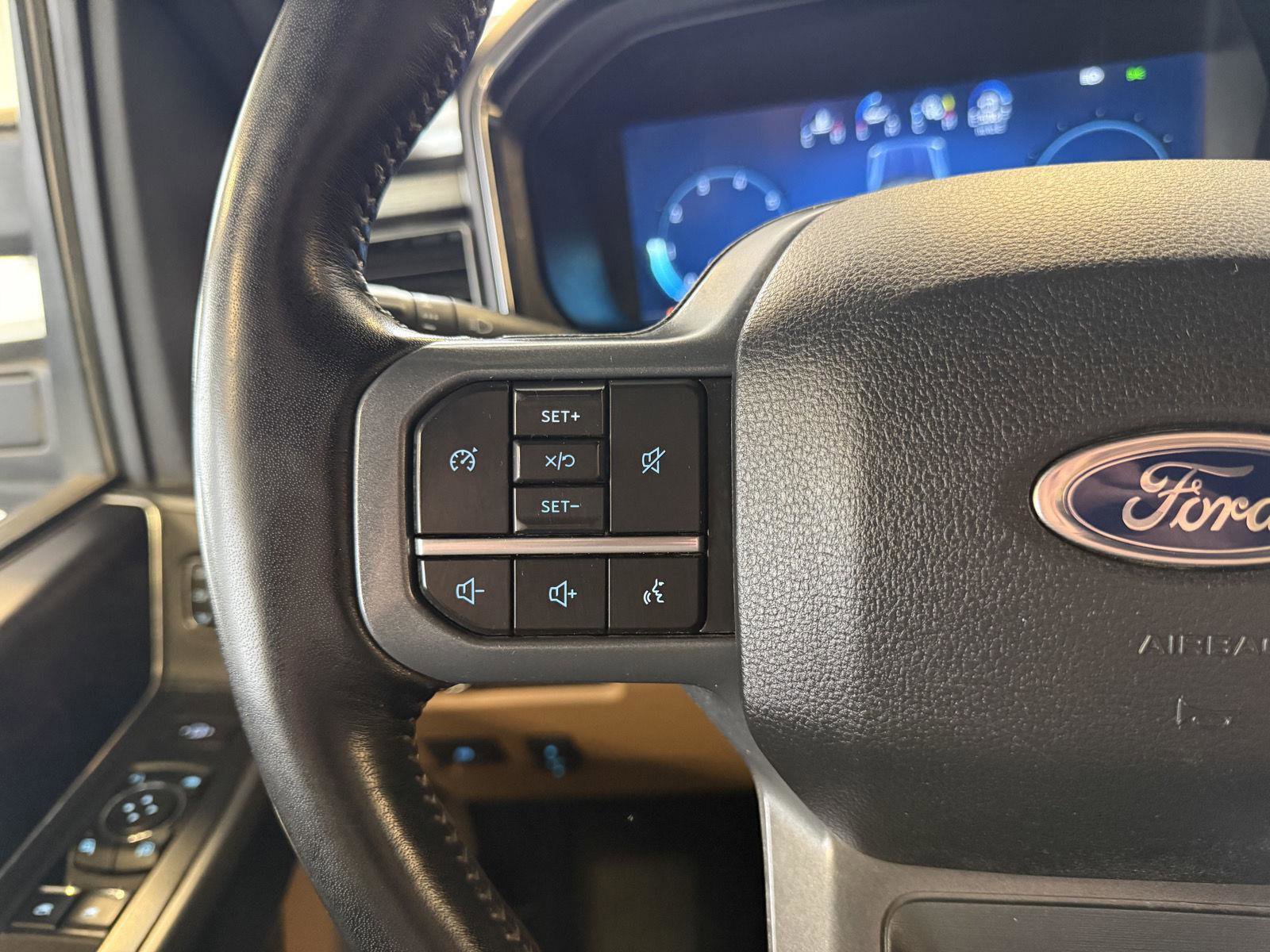 Used 2024 Ford F250 Lariat w/ Chrome Package image 13