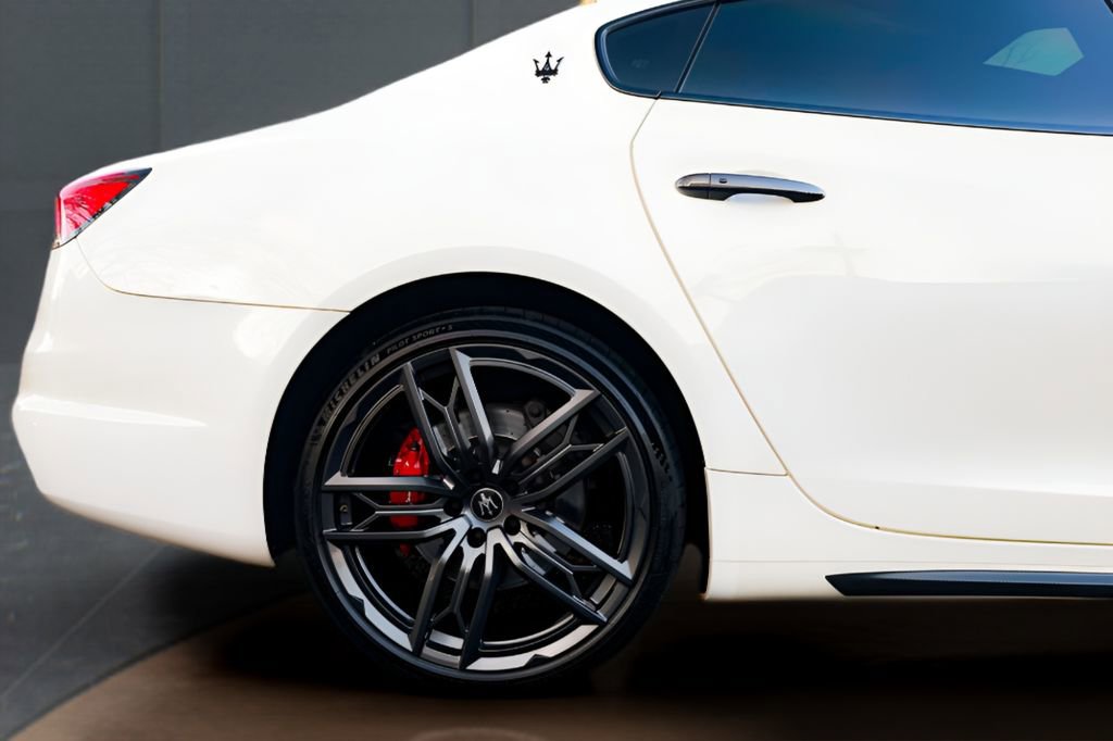 Used 2022 Maserati Quattroporte Modena image 15