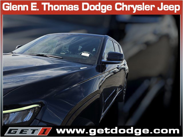 Certified 2023 Jeep Grand Cherokee Overland AWD/4WD image 4