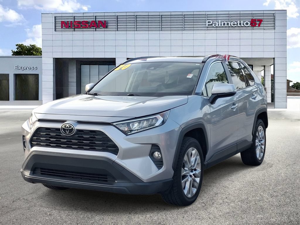 Used 2020 Toyota RAV4 XLE Premium FWD image 3
