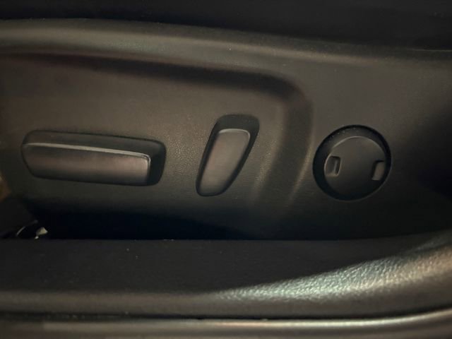 Used 2016 Toyota Camry XSE image 7