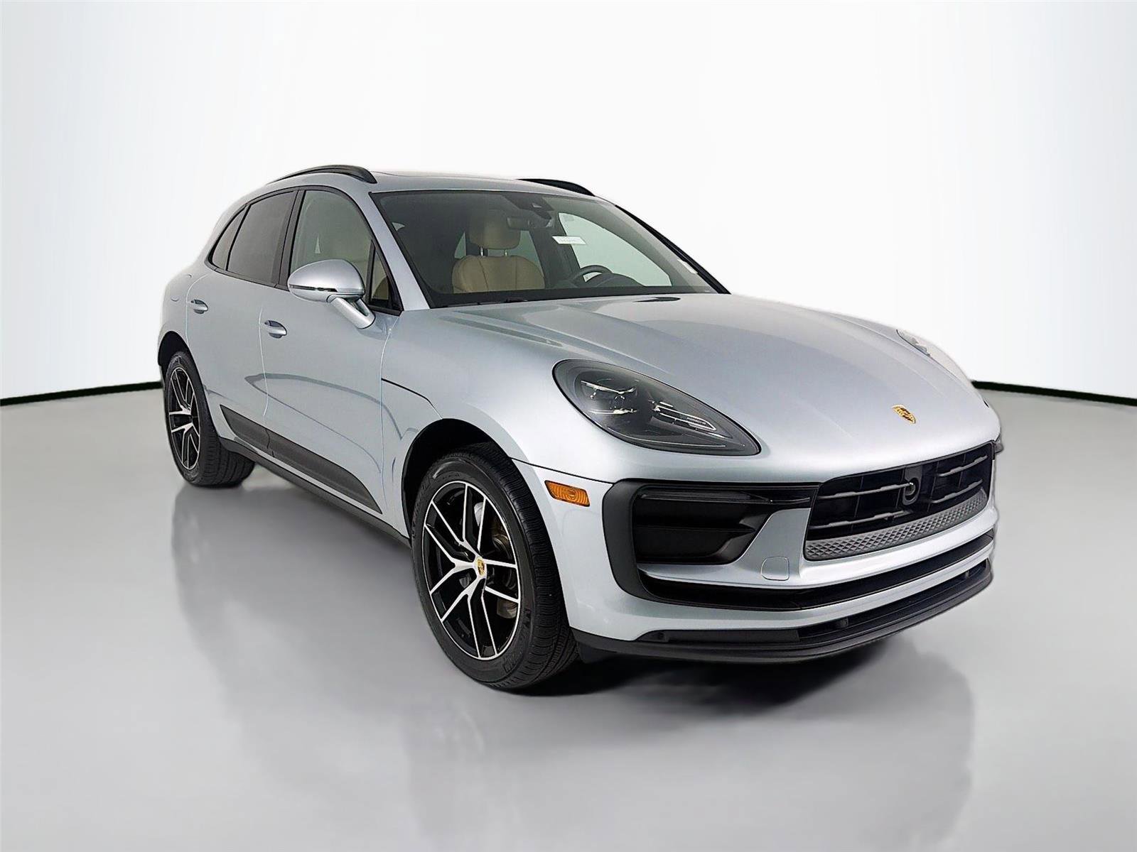 Certified 2025 Porsche Macan image 31