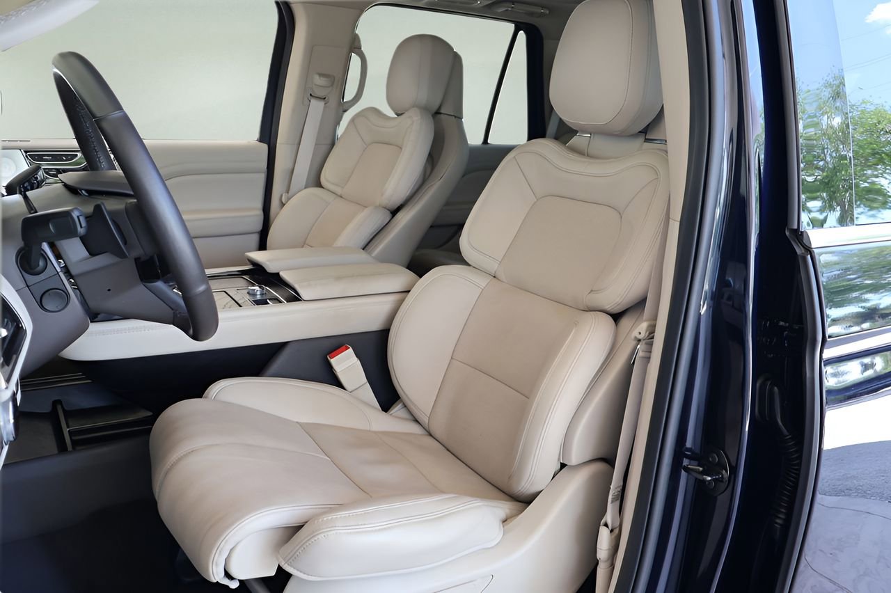 Used 2021 Lincoln Navigator Reserve w/ Luxury Package image 14