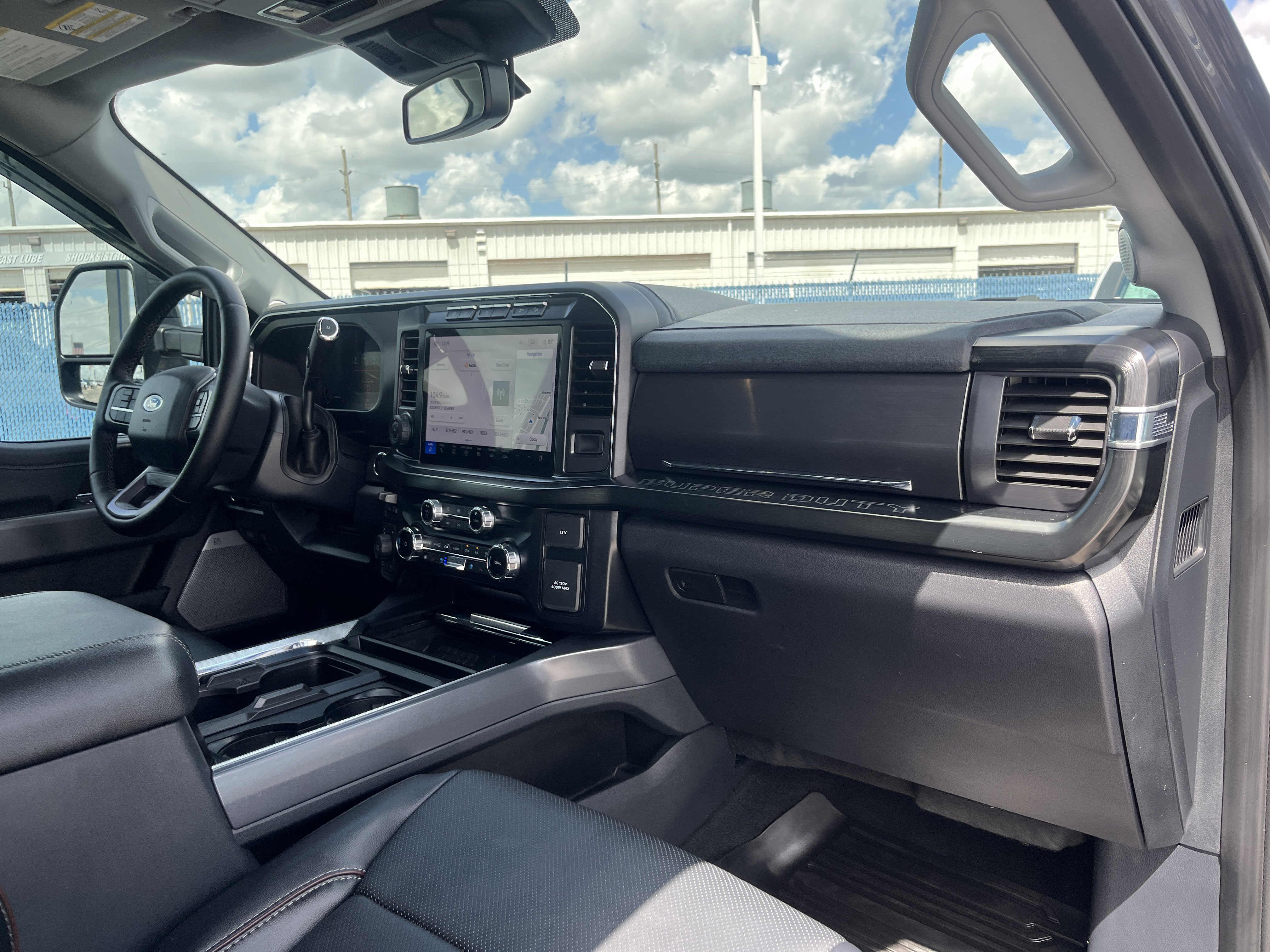 Used 2024 Ford F350 Lariat w/ Lariat Ultimate Package image 17