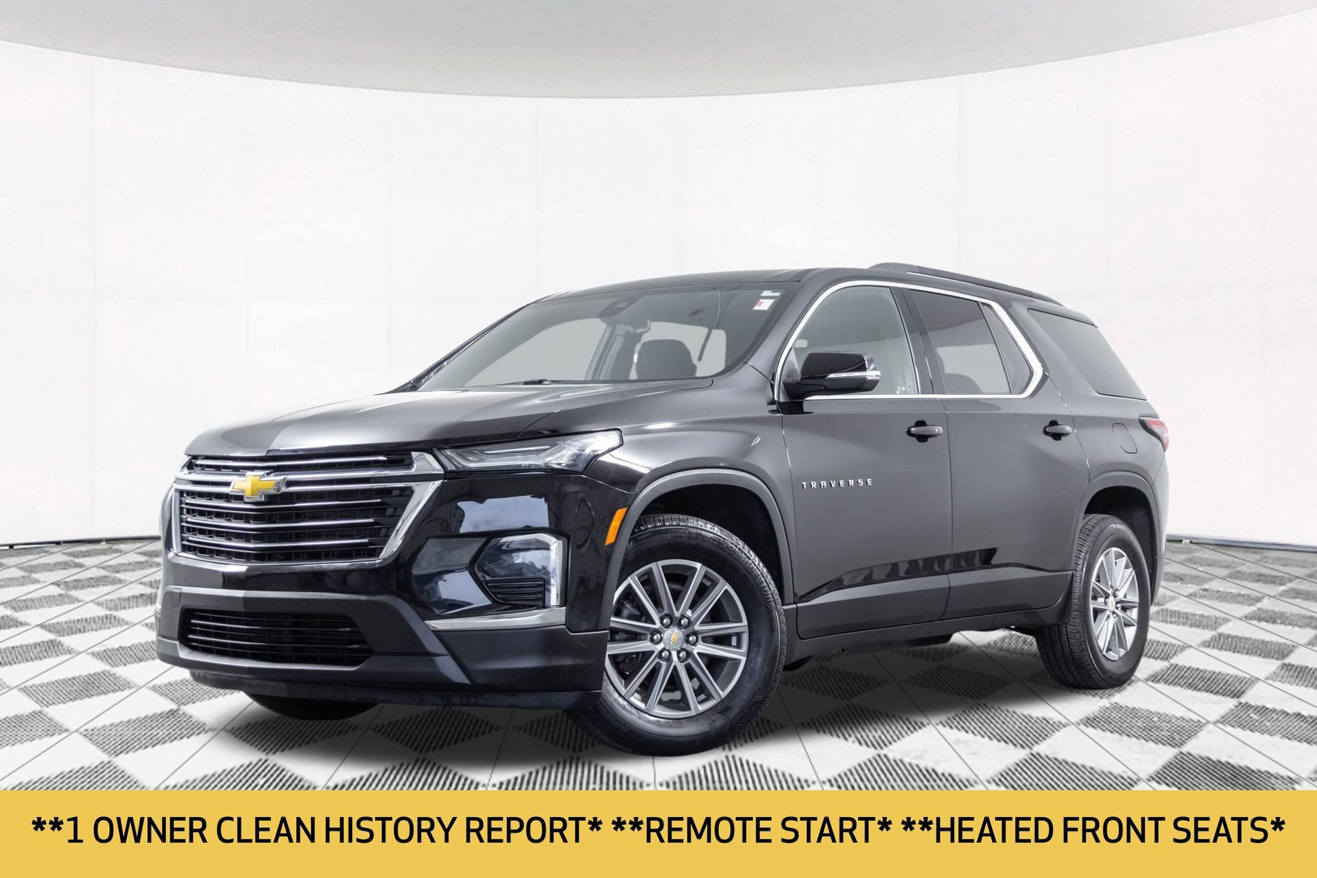 Used 2023 Chevrolet Traverse LT FWD image 2