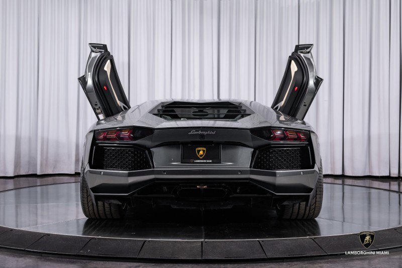 Used 2012 Lamborghini Aventador LP 700-4 image 18