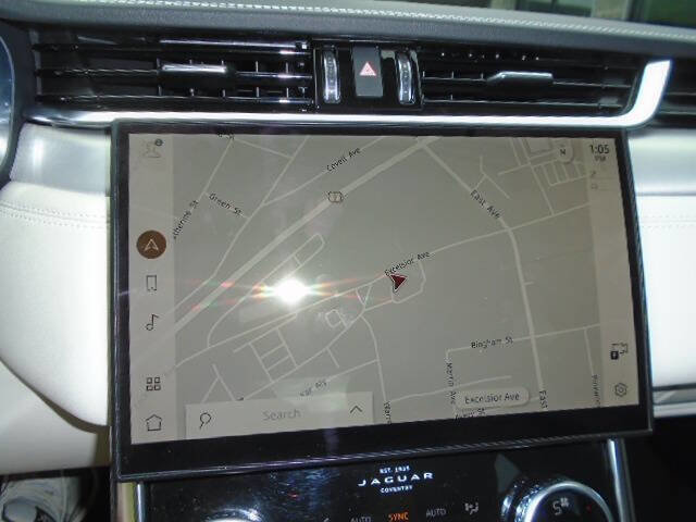 Used 2022 Jaguar XF R-Dynamic SE image 13
