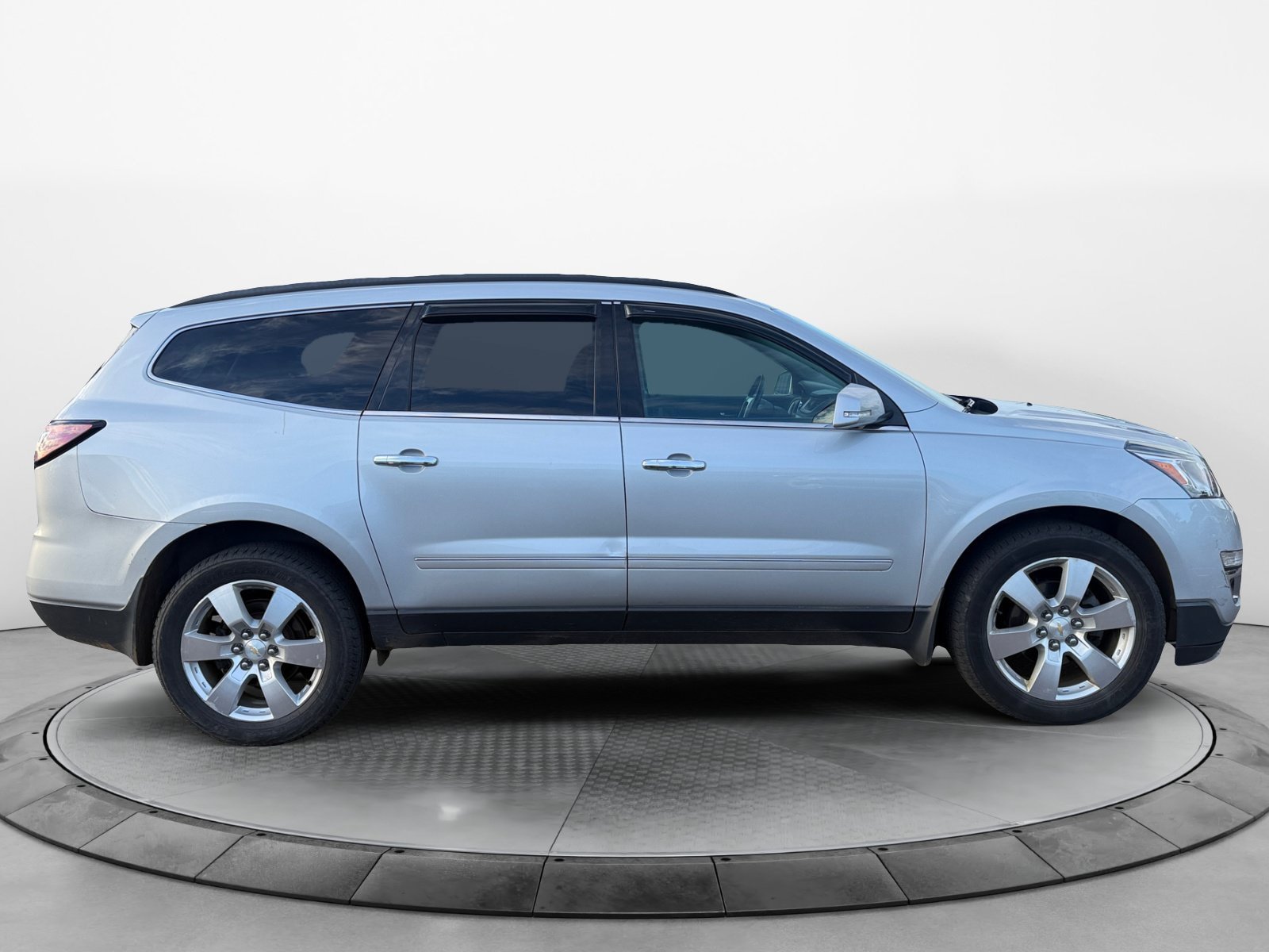 Used 2013 Chevrolet Traverse LTZ AWD/4WD image 2