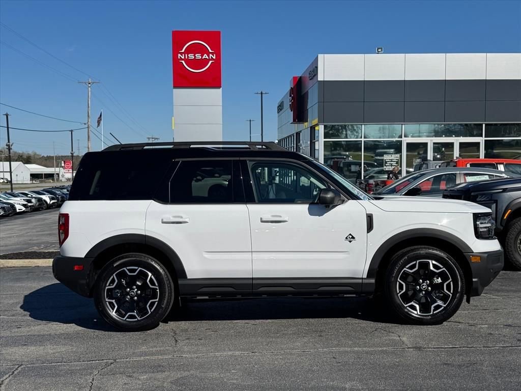 Used 2025 Ford Bronco Sport Outer Banks w/ Outer Banks Tech Package+ image 2