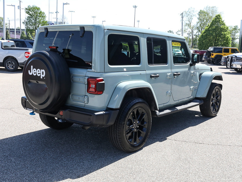 Used 2024 Jeep Wrangler Sahara w/ Technology Group image 6