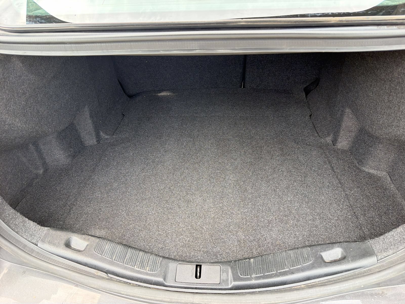 Used 2020 Ford Fusion SE FWD image 34