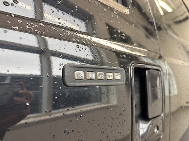 Used 2016 Ford F350 Lariat w/ Lariat Ultimate Package image 3