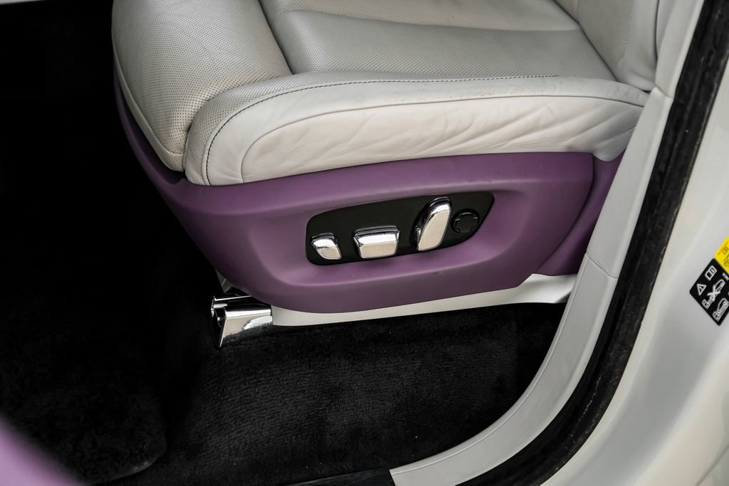 Used 2022 Rolls-Royce Cullinan Black Badge image 30