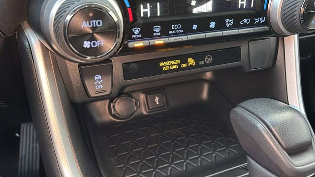 Used 2022 Toyota RAV4 XLE image 22