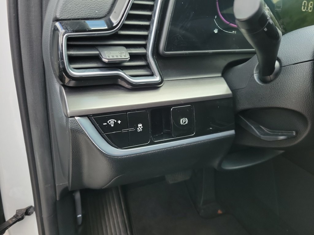 Certified 2024 Kia Sportage EX FWD image 20