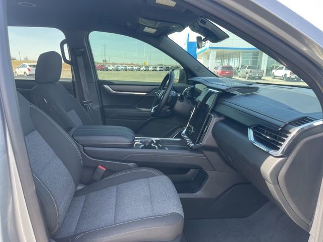 Used 2025 GMC Acadia Elevation image 15