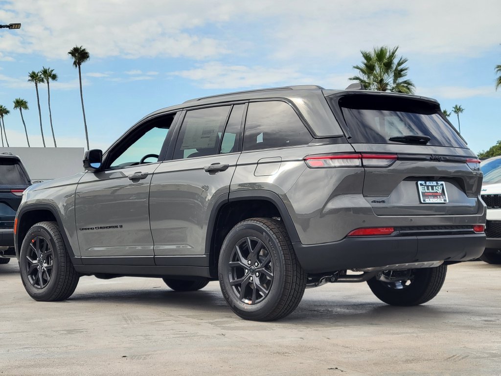 New 2027 Jeep Grand Cherokee Laredo X AWD/4WD image 2