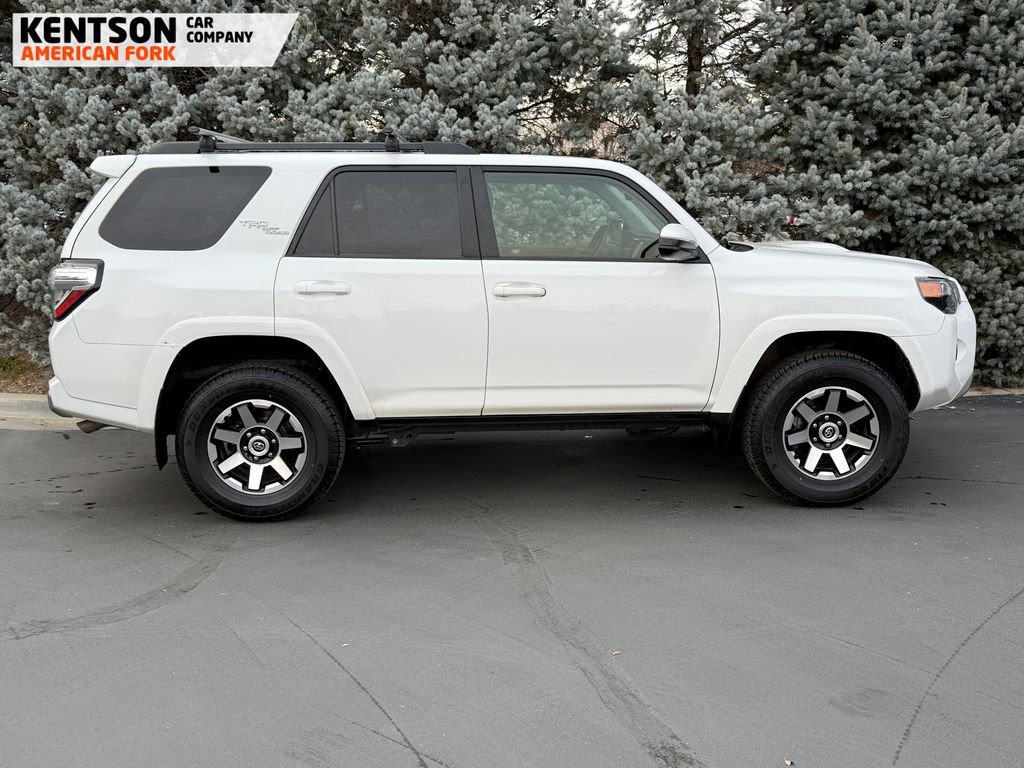 Used 2020 Toyota 4Runner TRD Off-Road image 10