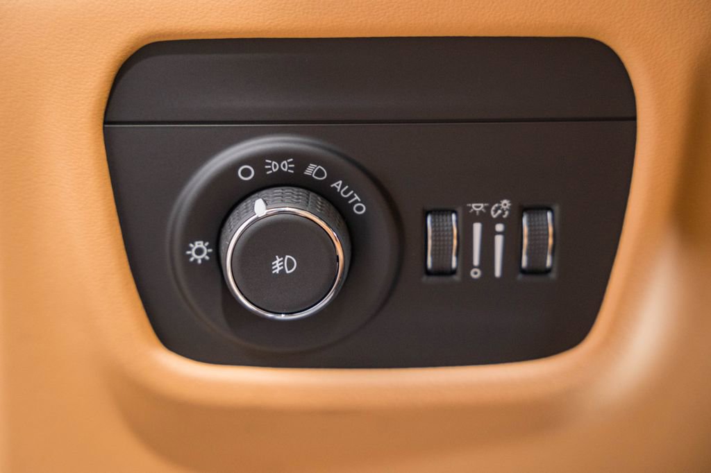 New 2025 Jeep Grand Cherokee Summit image 44