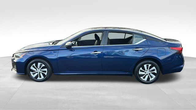Used 2024 Nissan Altima 2.5 S image 3