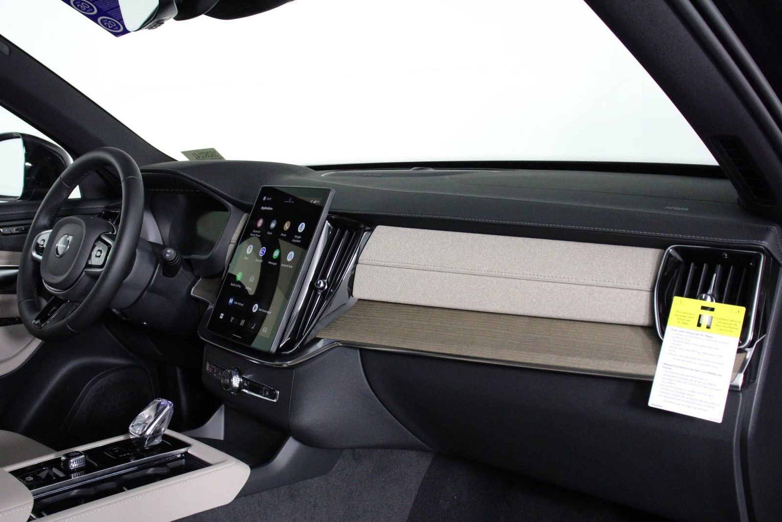 New 2026 Volvo XC90 T8 Plus image 9