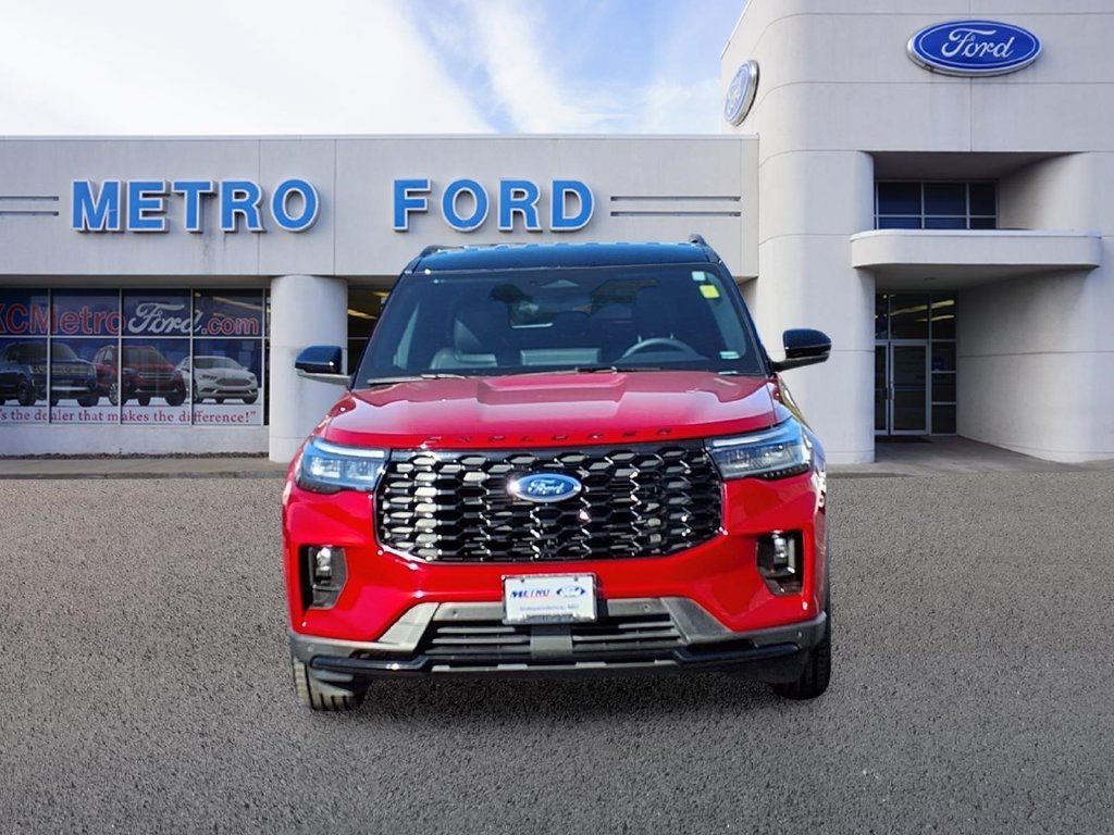Certified 2025 Ford Explorer ST-Line w/ Premium Package RWD image 8