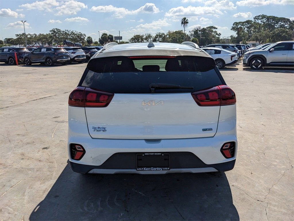 Certified 2022 Kia Niro LXS image 8