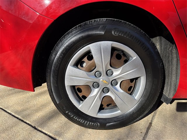 Used 2017 Chevrolet Cruze LS image 22