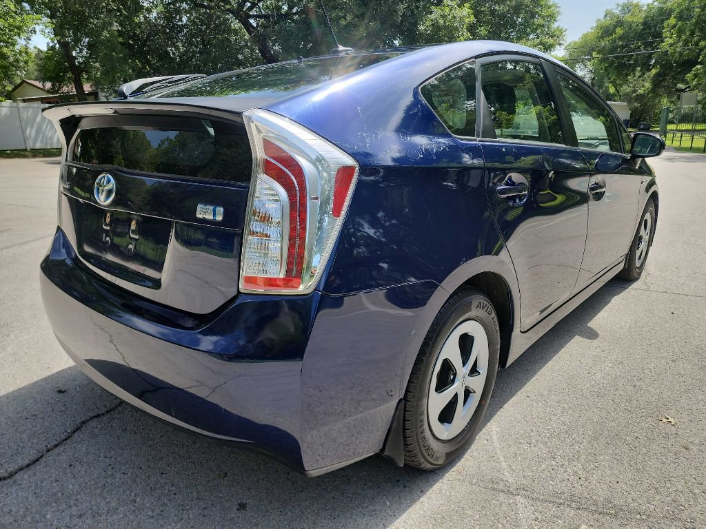 Used 2014 Toyota Prius Four w/ Solar Roof Package FWD image 6