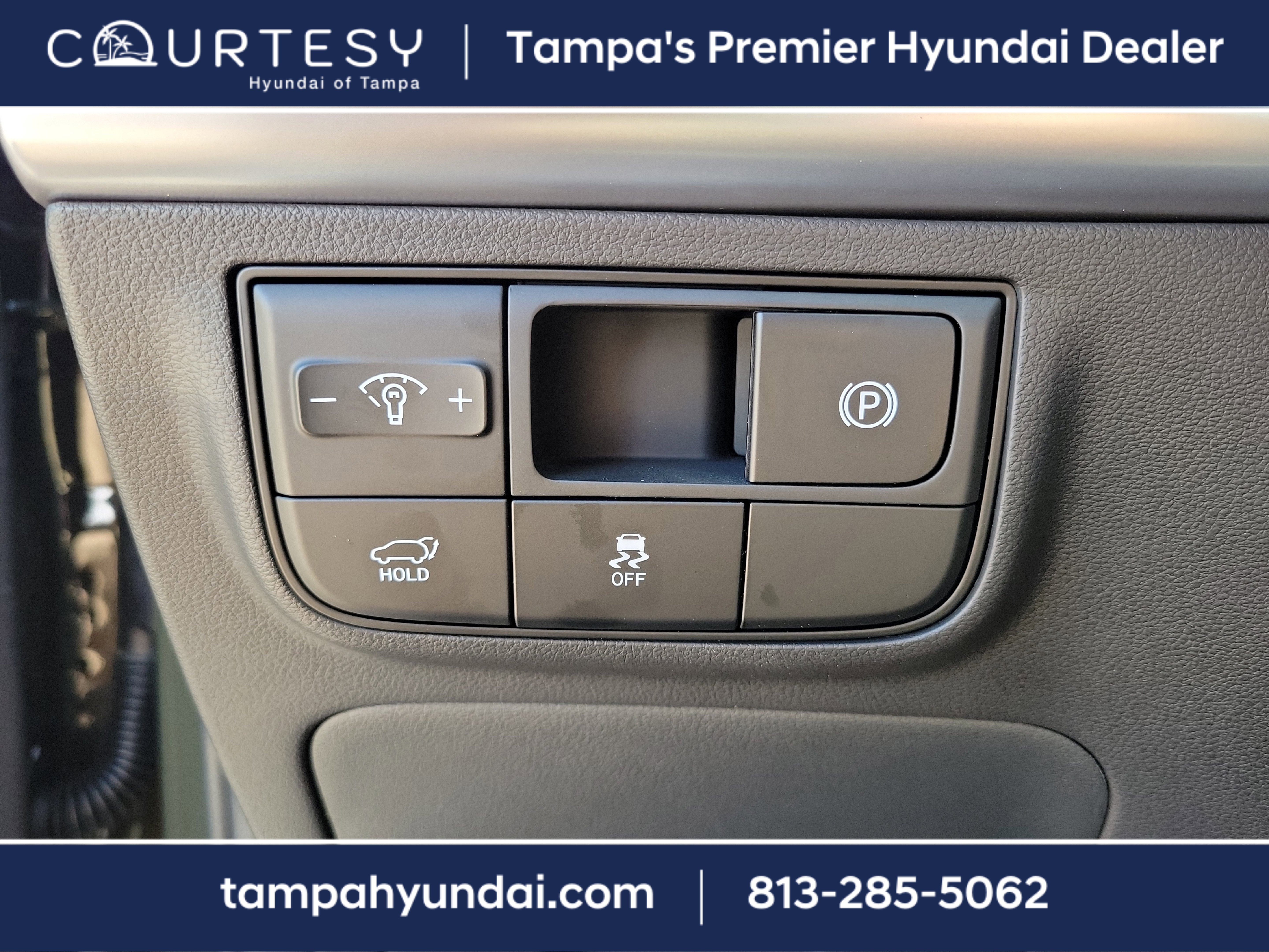 New 2025 Hyundai Tucson Limited image 24