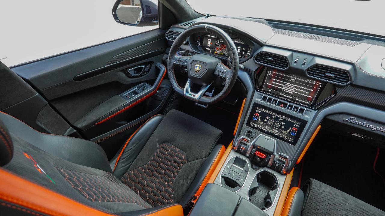 Used 2022 Lamborghini Urus AWD/4WD image 12